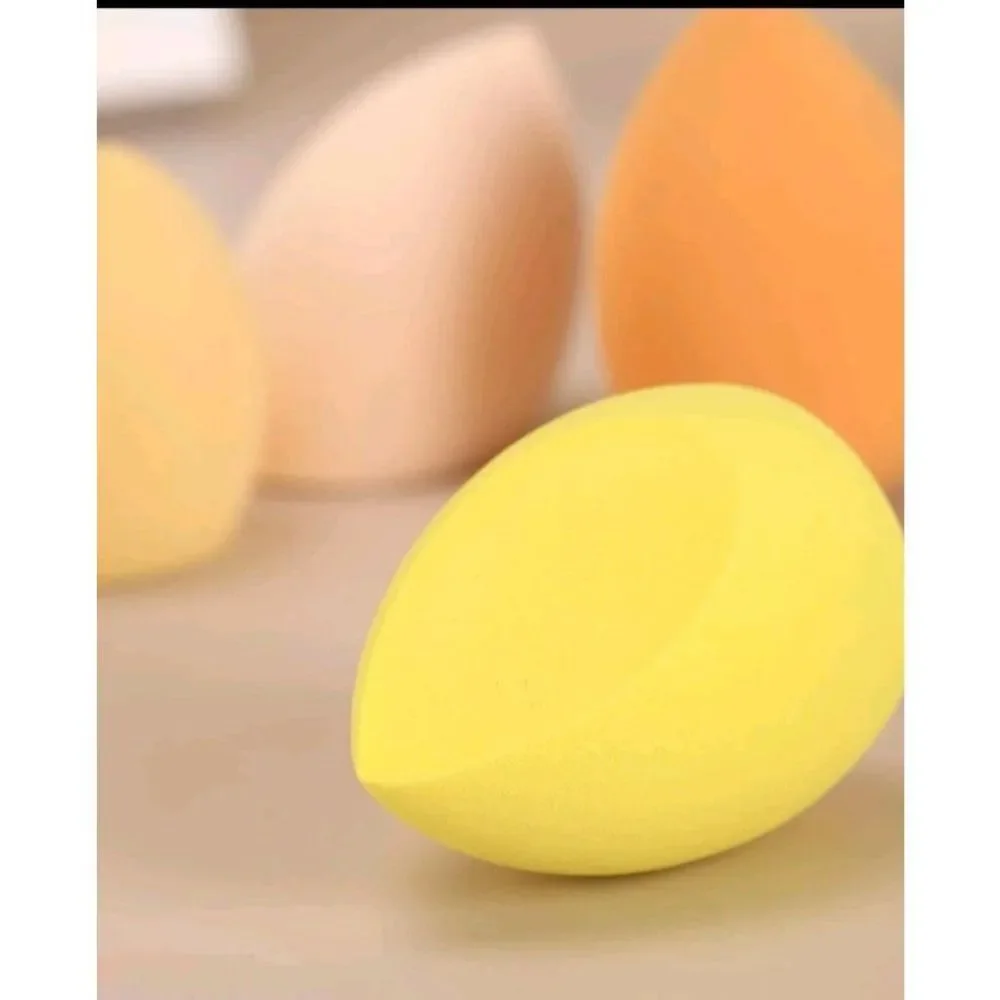 💕 $5 Bundled 4 pc. Large Makeup Sponge in Case